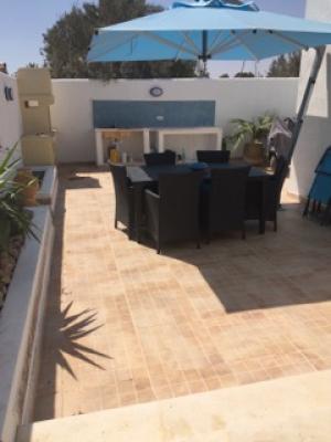 Djerba - Midoun Aghir Vente Maisons Villa 250 m2 terrain 625 m2 piscine  350 m plage